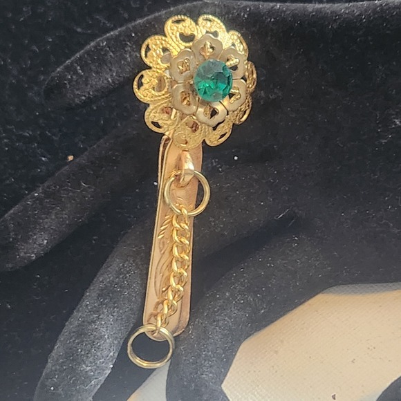 Other - Vintage Gold Tone Filigree Flower Tie Clip‎ Etched Green Rhinestone with Chain